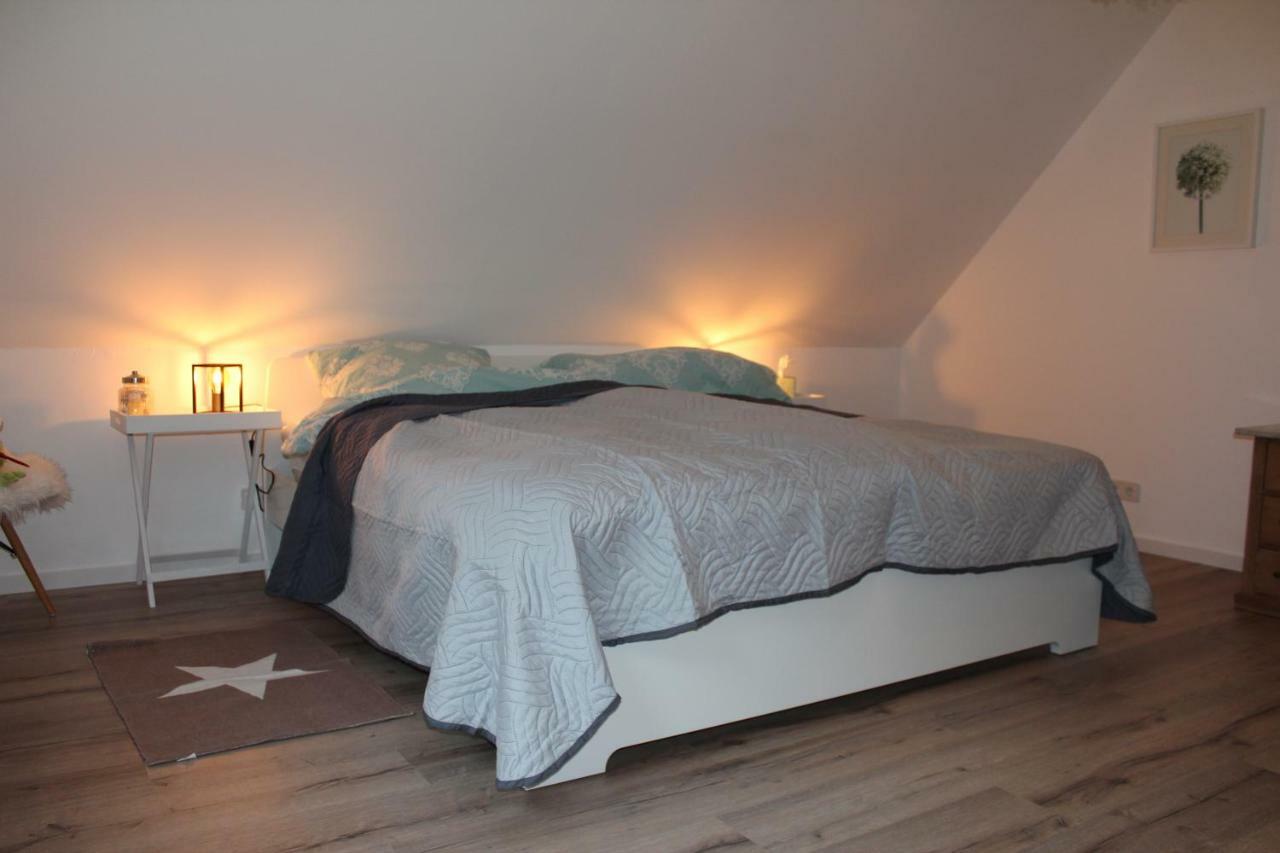 Ferienwohnung Im Türmchen Oberfell Exterior foto