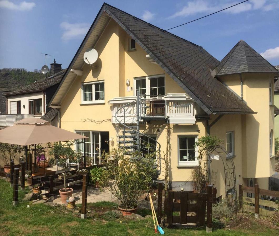 Ferienwohnung Im Türmchen Oberfell Exterior foto